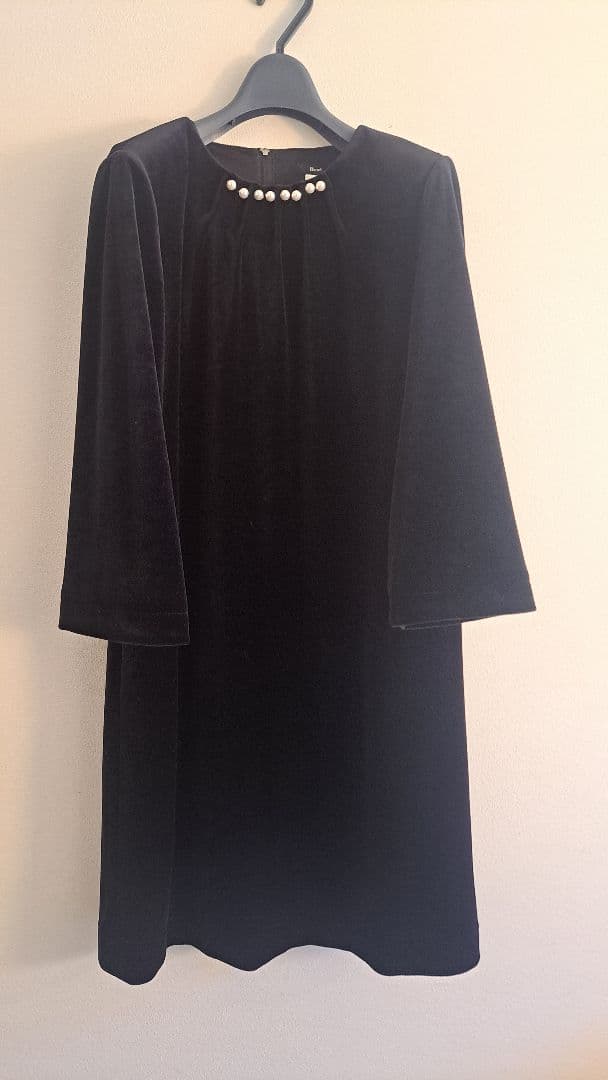 René basic ブラックベロアワンピース 　パール　レア長袖　36