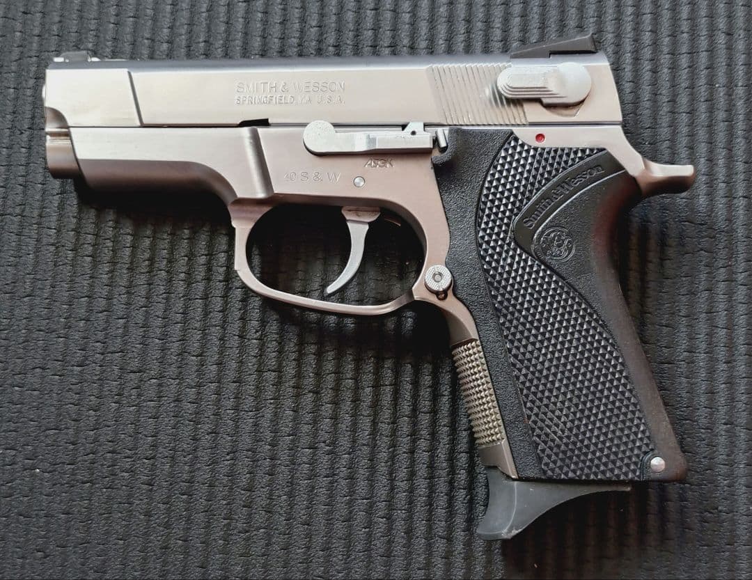 ウエスタンアームズ　スミス&ウェッソン　ショーティ40 ガスガン