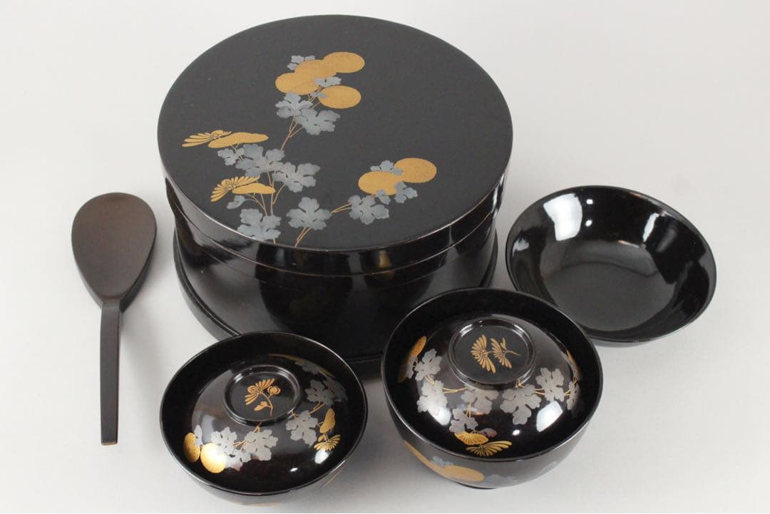 No5543 黒漆菊花金銀蒔絵　お櫃　杓子　椀　5点セット　送料無料