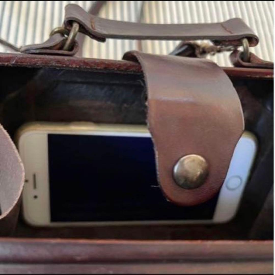 型押しのトランク型　ミニバッグ　ポシェット　本革　斜め掛け