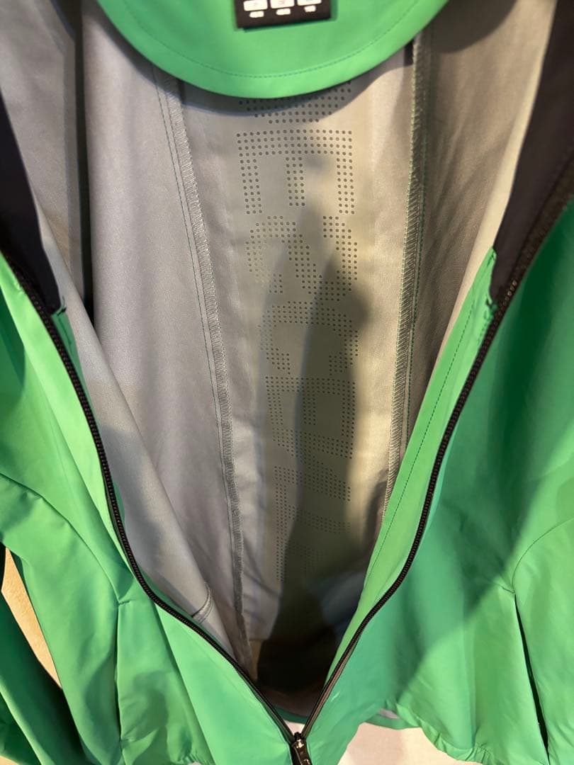 美品　DESCENTE GOLF 3レイヤー ウィンドジャケット