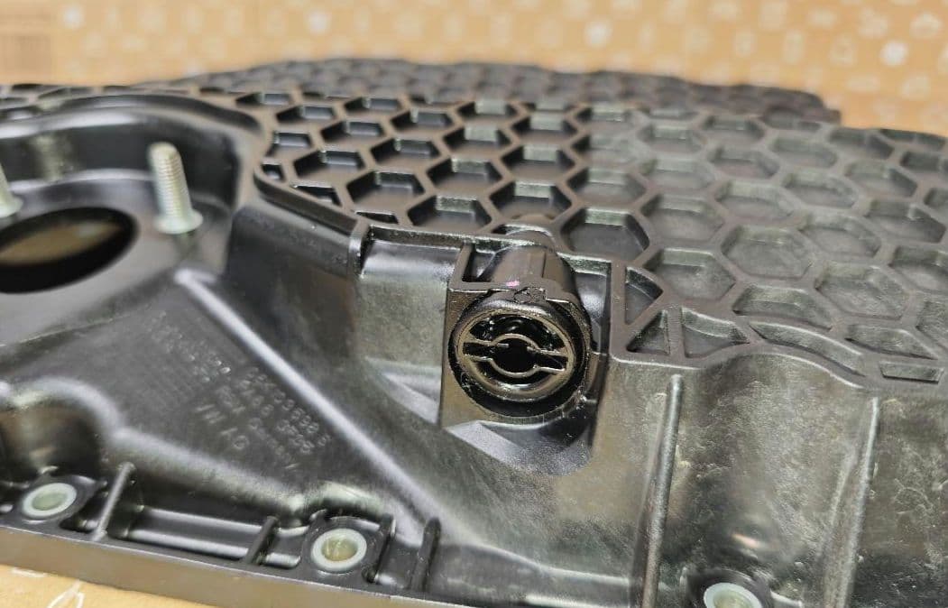 中古 VW フォルクスワーゲン オイルパン ゴルフ7 7.5 06K103598