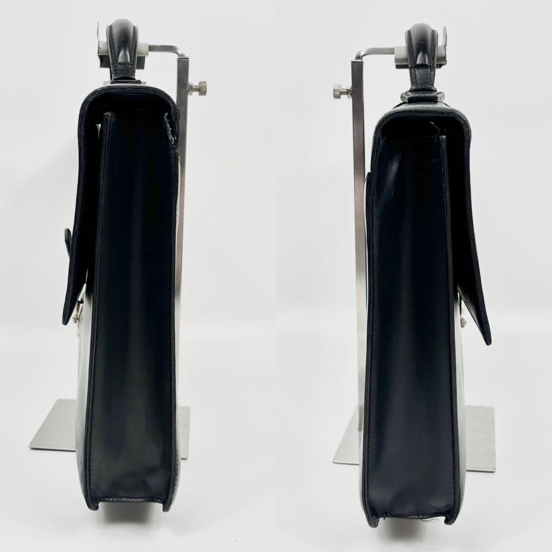 【希少】カルティエ パシャ ブリーフケース 自立 A4収納 ブラック