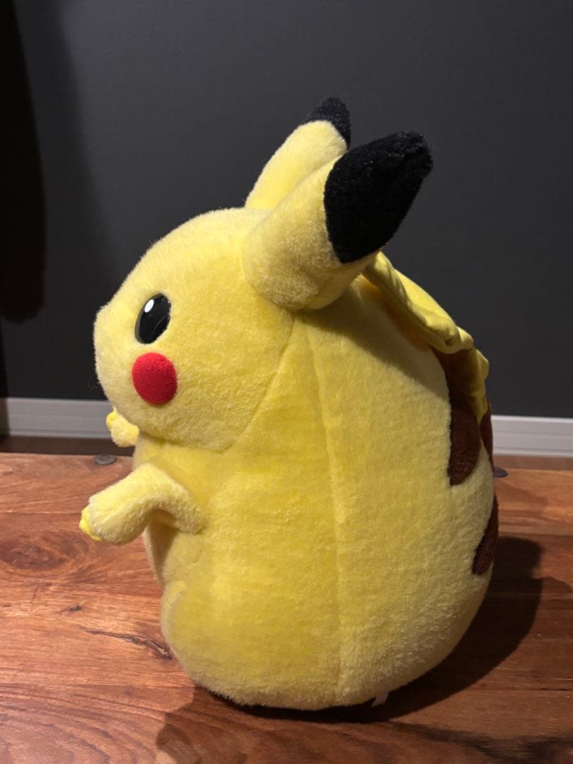 TOMY 等身大　ピカチュウ　ぬいぐるみ　ポケモン　トミー
