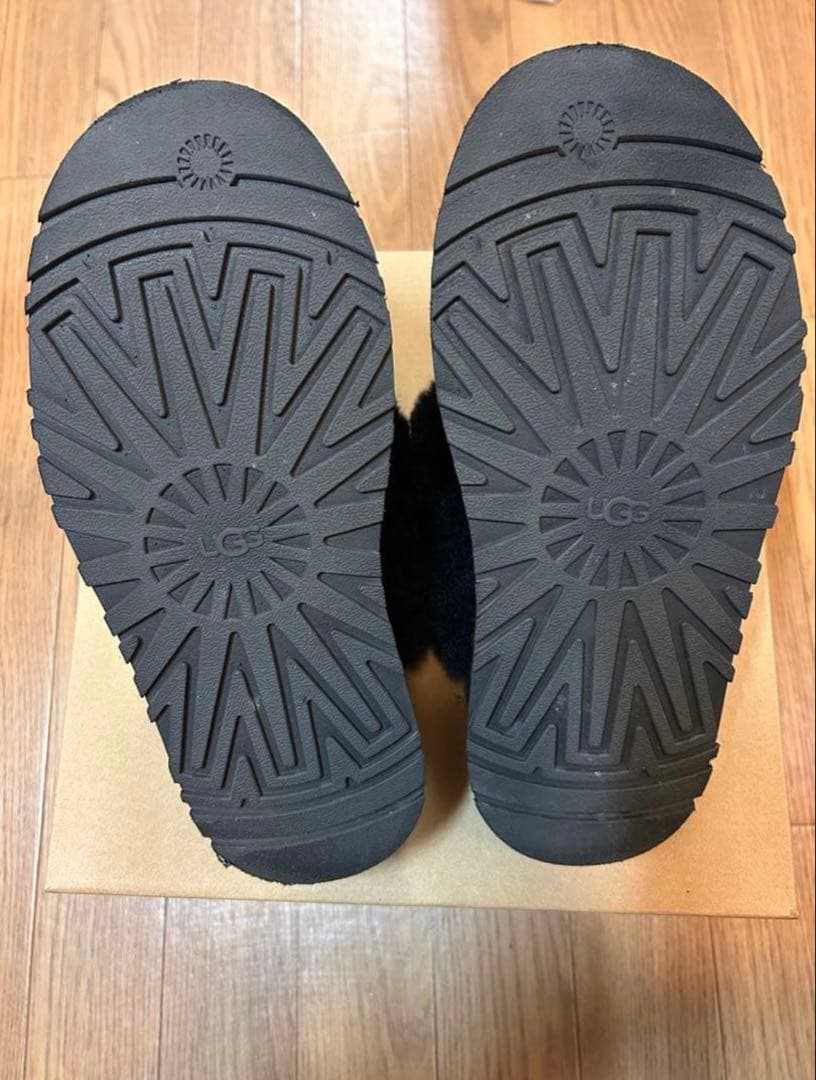 ゆんUGG ブラック ムートンブーツ