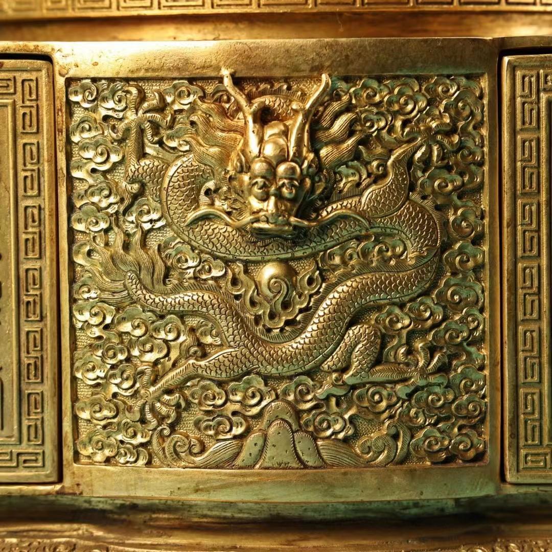 中国古美術・旧蔵鎏金转角煙香炉・純銅细密彫・純手作・高浮彫・置物・茶道具・文房具