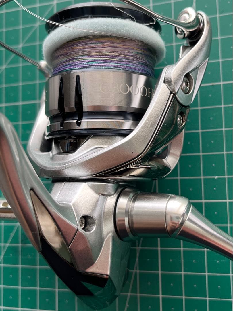SHIMANO STRADIC19 C3000HG スピニングリール