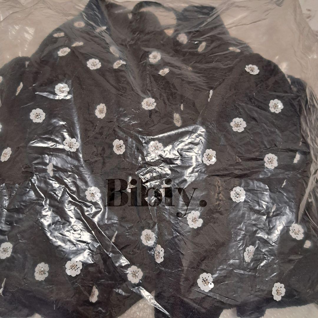 【新品未使用】Bibiy. BIANCA BLOSSOM TOP　1点