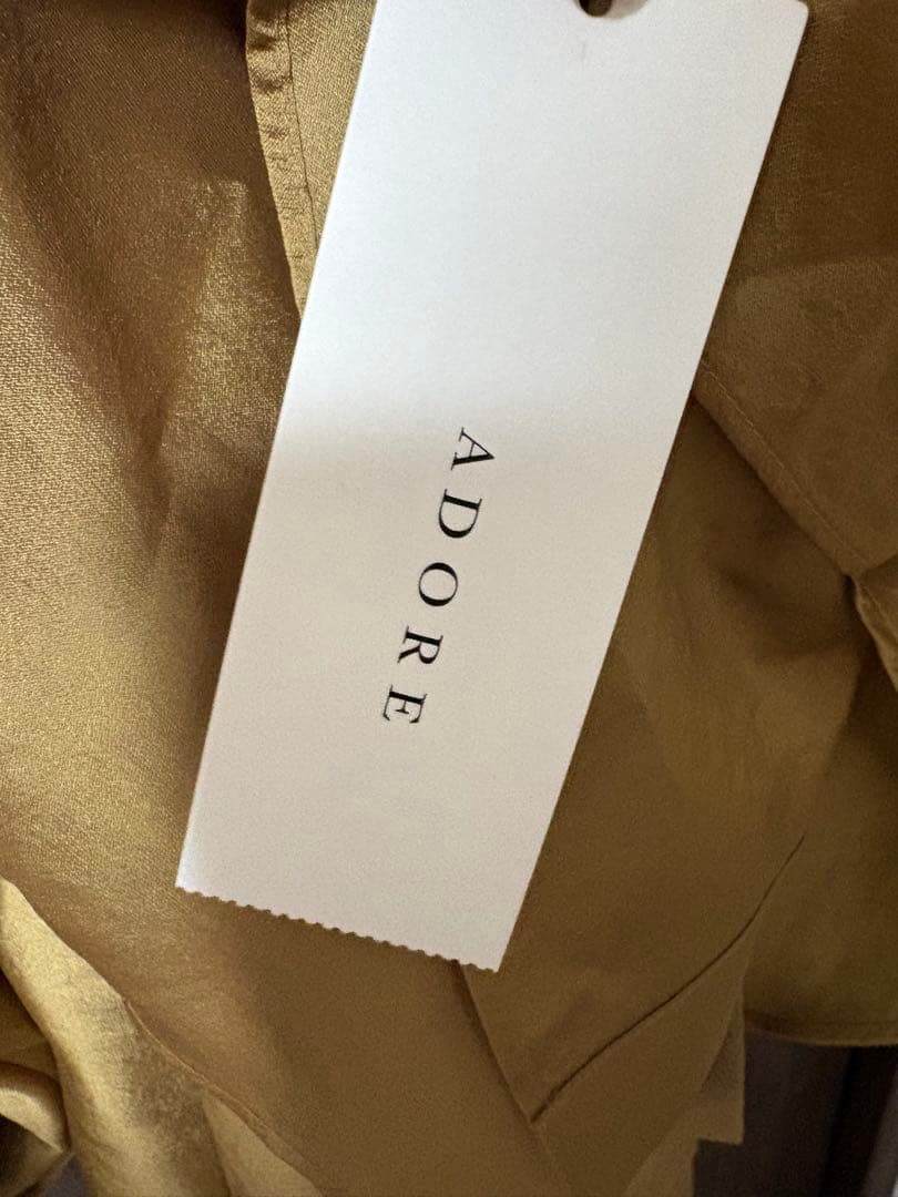 カ*コ様 アドーア　ボリュームスリーブ　サテンブラウス　38ゴールド系