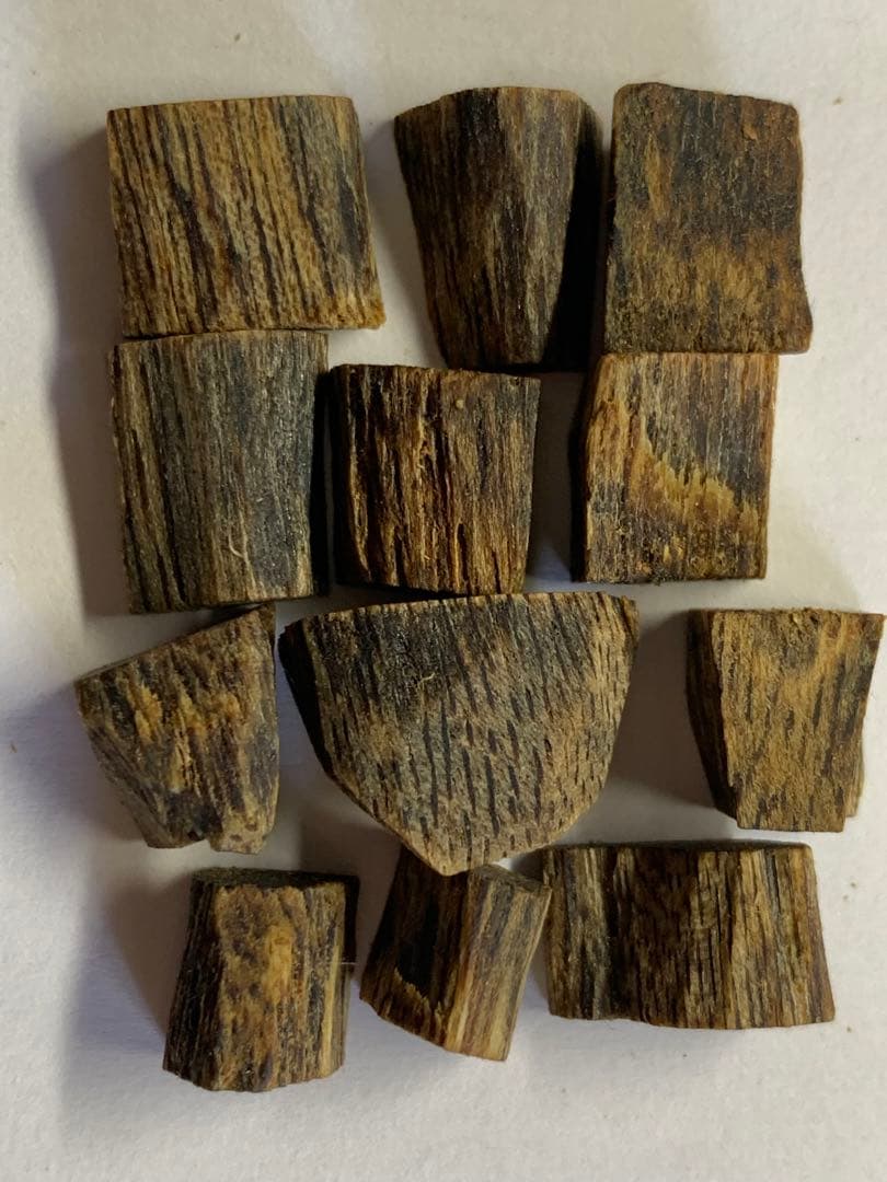 極上緑油伽羅 沈香原木 香木 重さ:3.2g(本物証明)