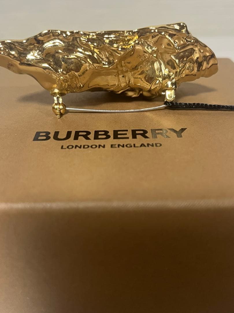 (美品/未使用)BURBERRY ブローチ