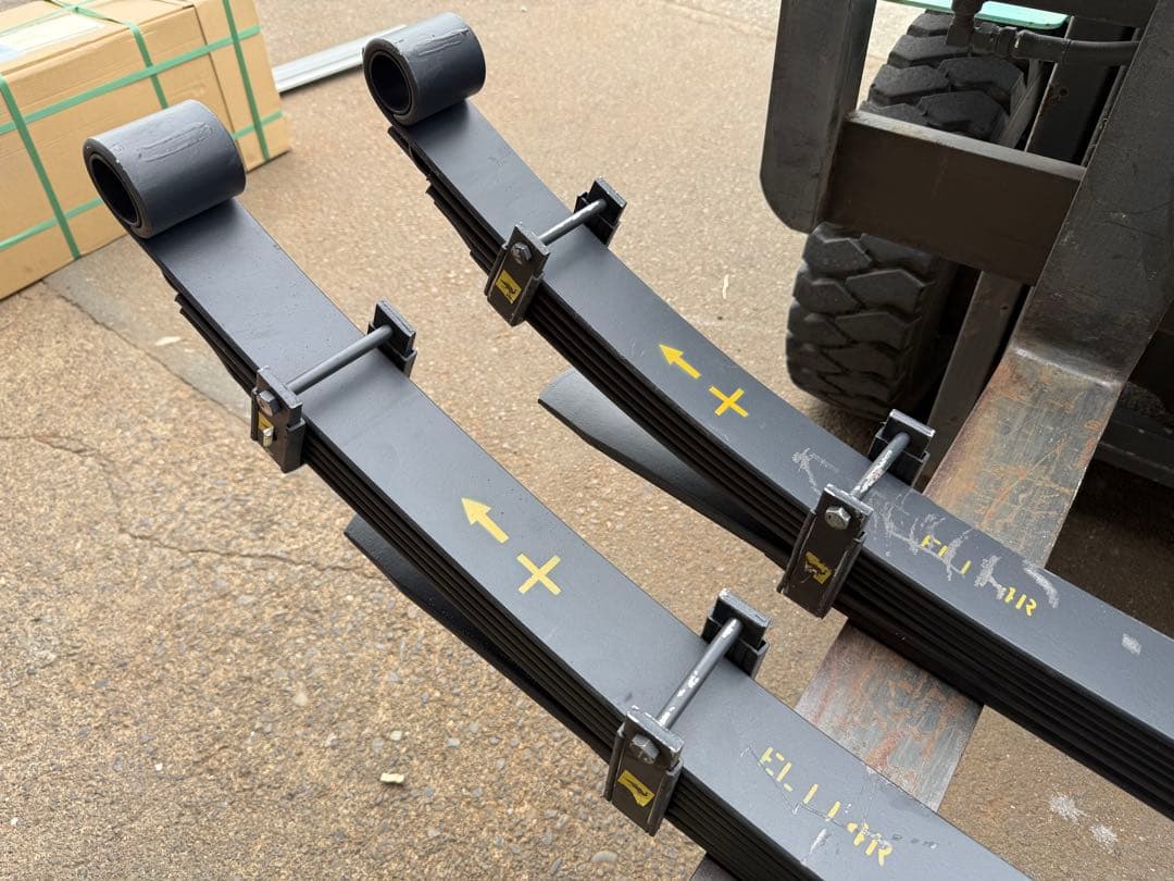 ランクル70 79 OLD MAN EMU EL114R リーフスプリング 2本