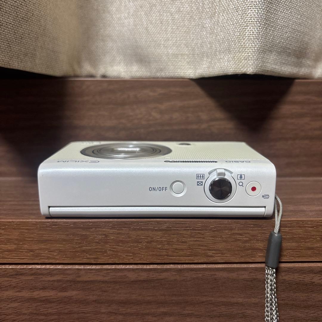 CASIO EXILIM HS ホワイト コンパクトデジタルカメラ ジャンク品