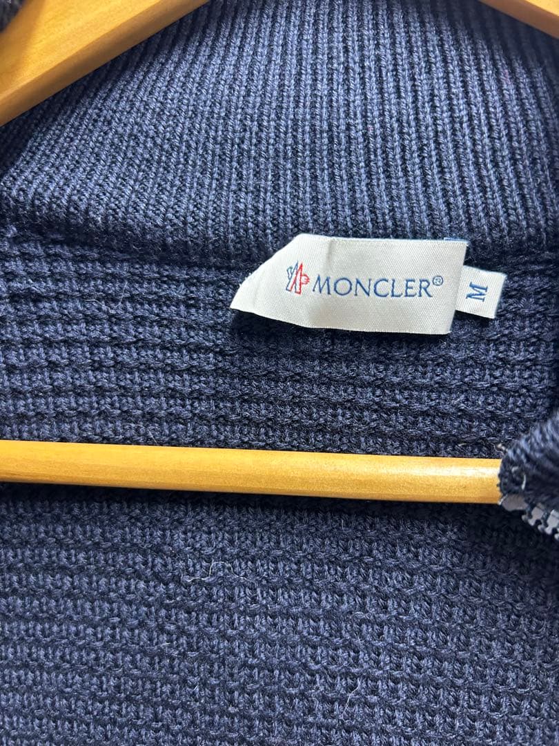 モンクレール　ネイビー フード付きダウンジャケット