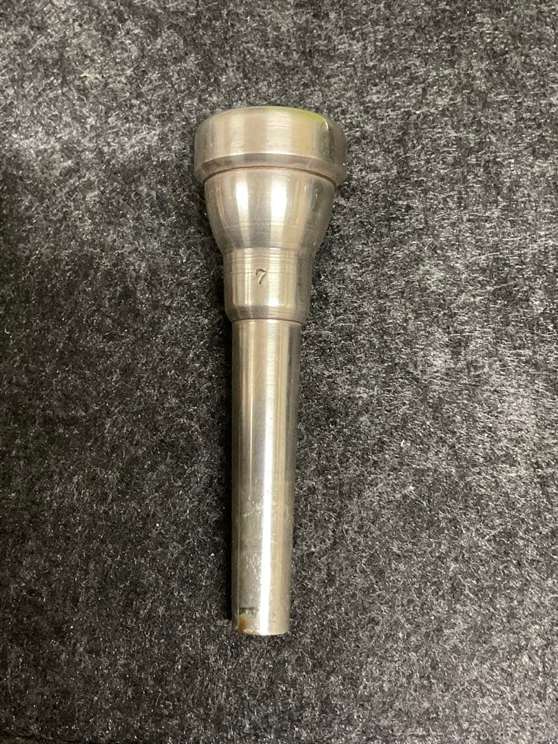 Martin トランペットマウスピース7 コミッティと同じ筆記体ロゴです‼️