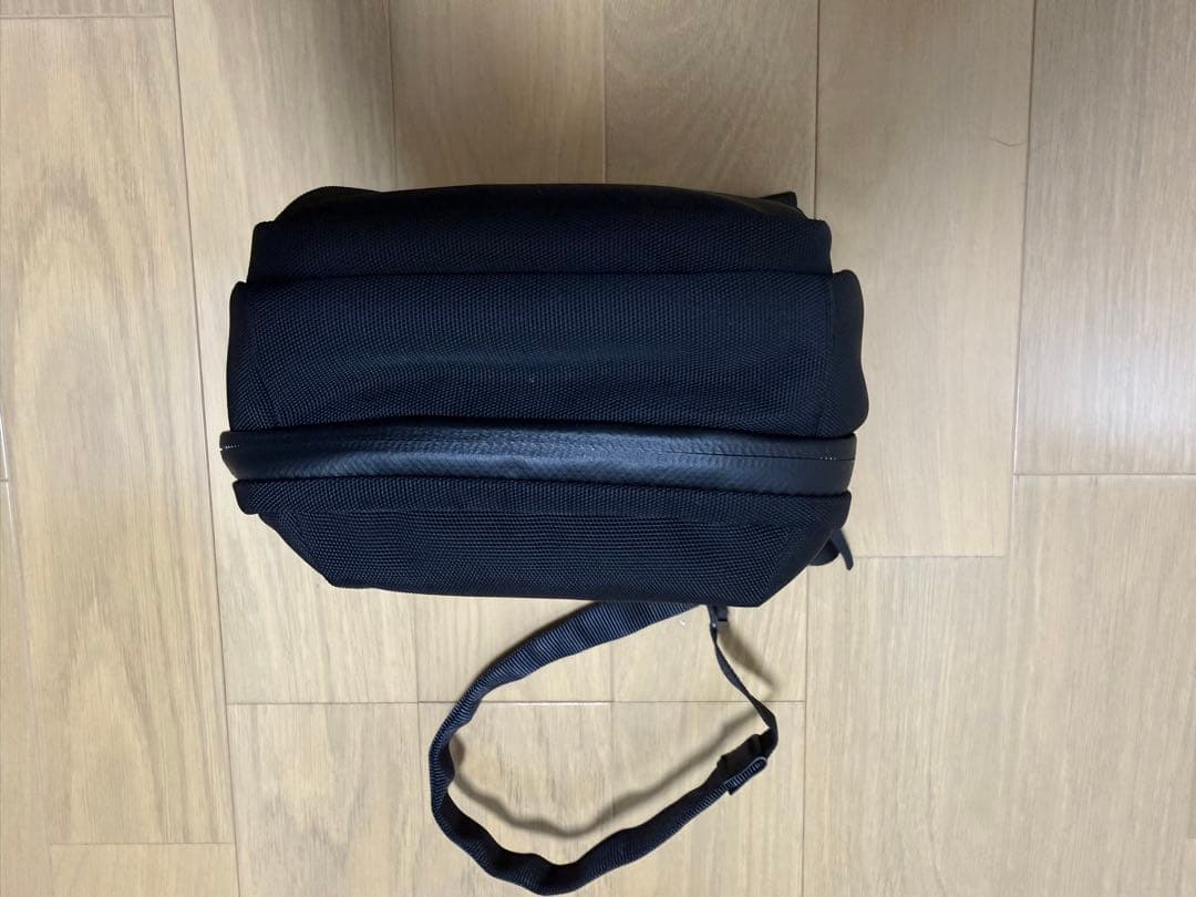 BLACK EMBER KOMPAK ショルダーバッグ