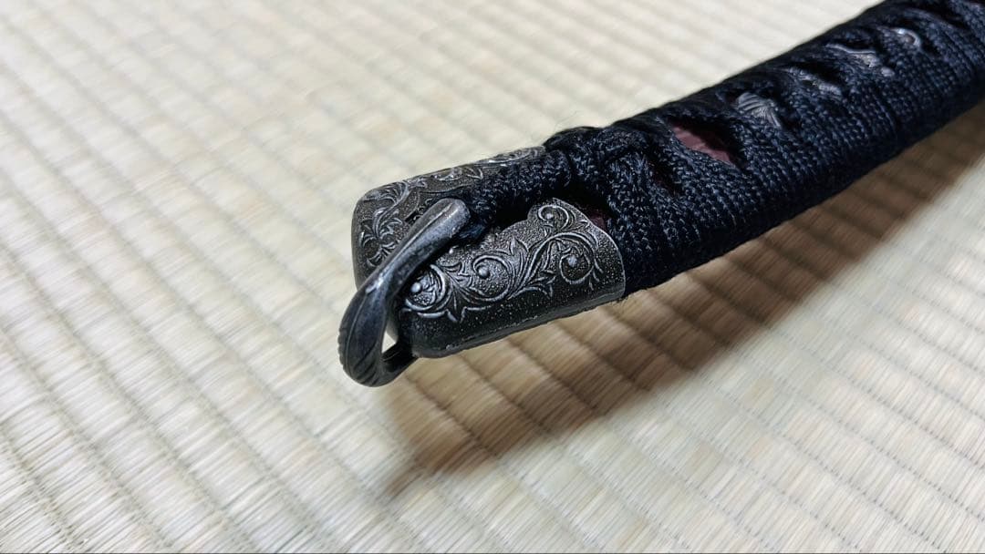 模造刀 陣太刀 源義経太刀拵え 茶呂塗り鞘 刃文直刃 龍目貫 251020-3