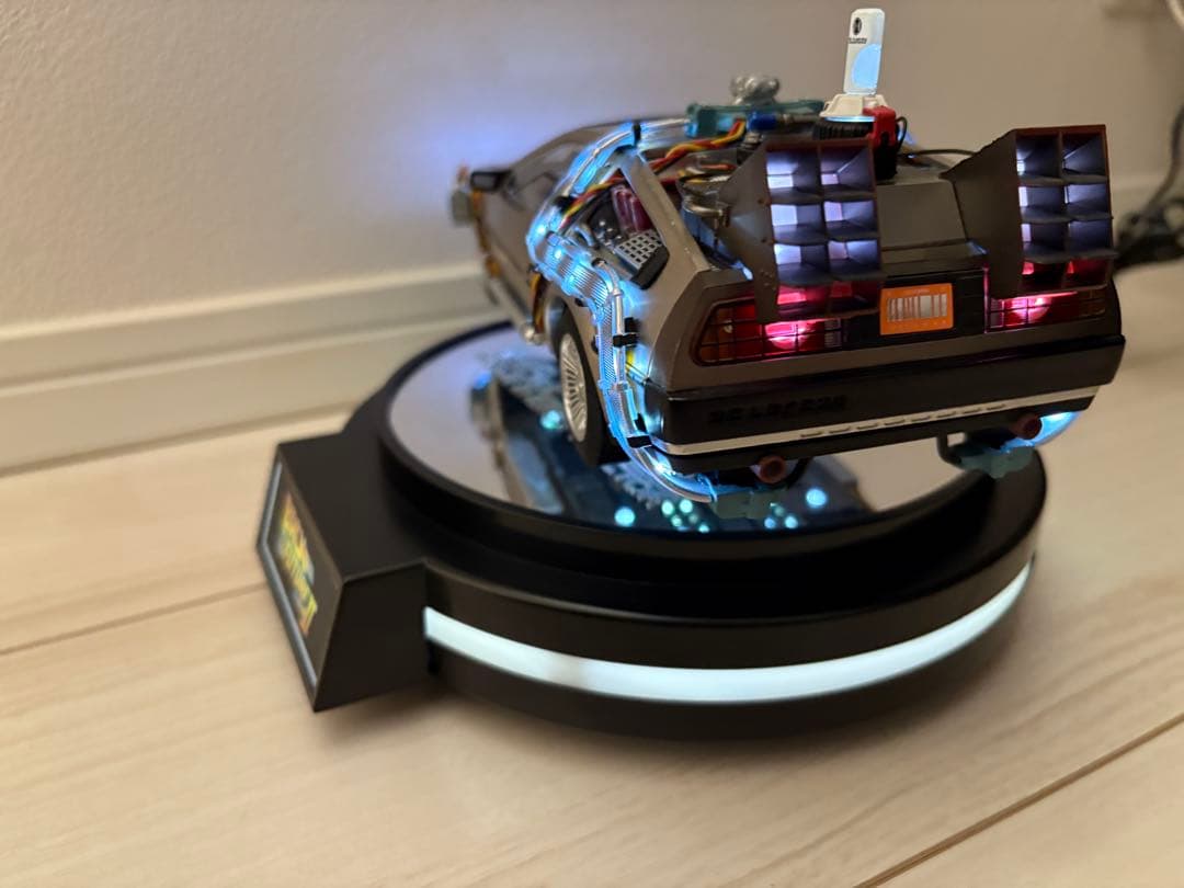 キッズロジック Magnetic Floating デロリアン 1/20