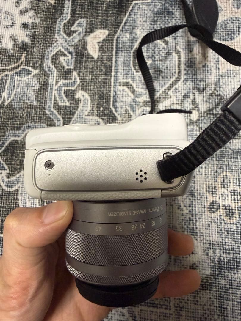 Canon EOS M100 ミラーレスカメラ 本体