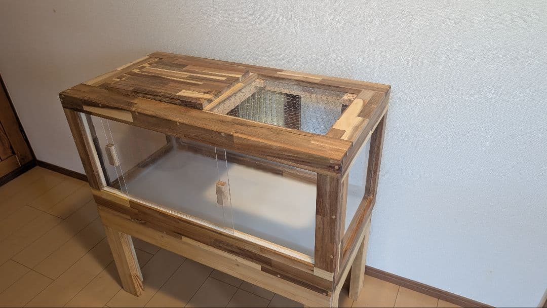 アカシア集成材15ミリ幅90縦45奥行45全面アクリル板仕様 蜜蝋オイル仕上げ！