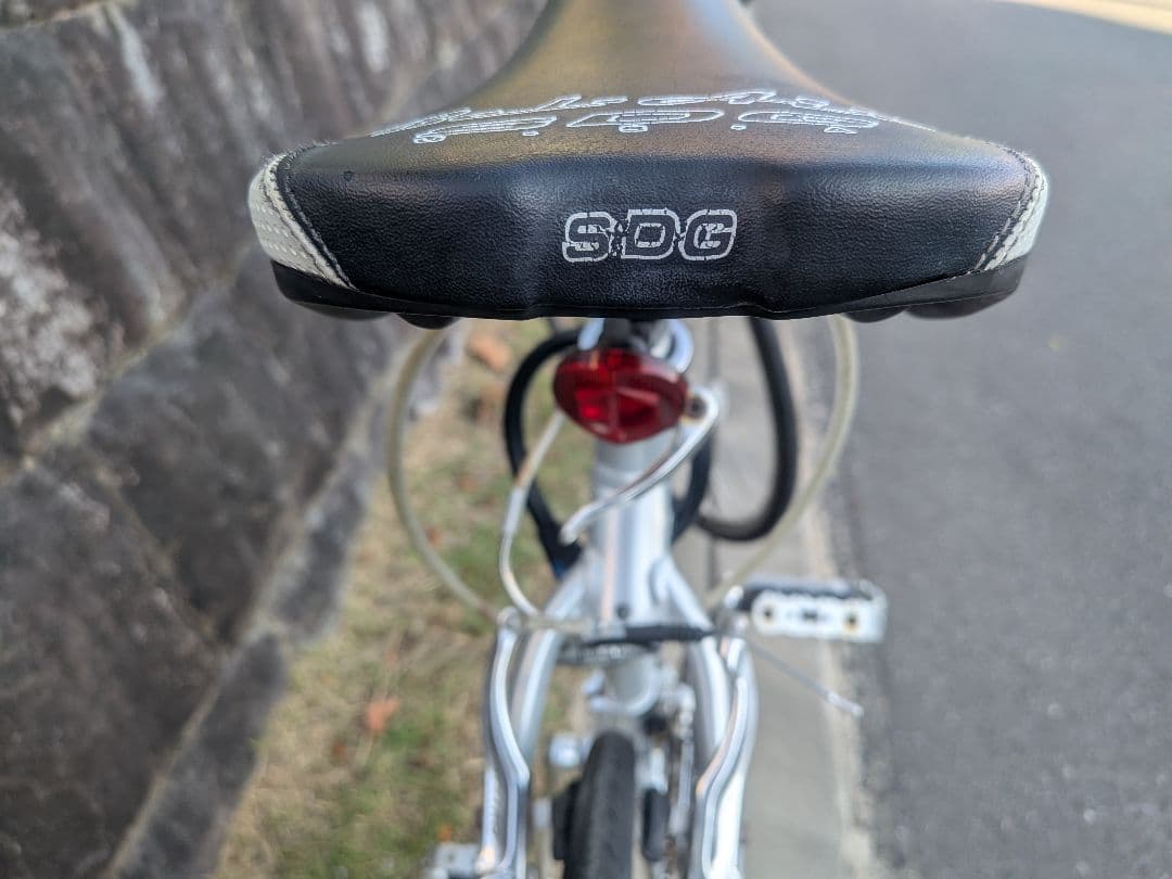 クロスバイク シルバー ２７段 ループキー２本付