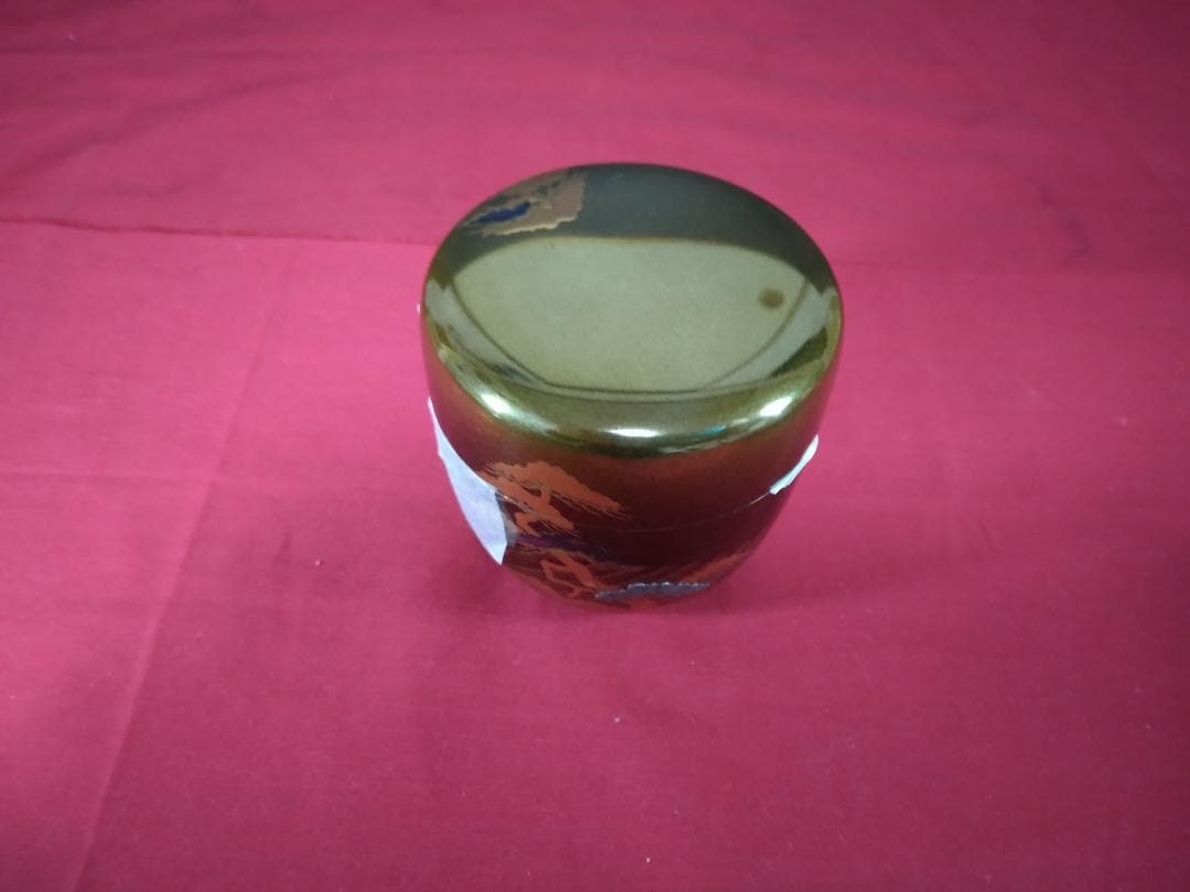 茶道具　棗　　【　甲金蒔地　松波蒔絵　中村宗尹　作　】　　 　松・貝入り