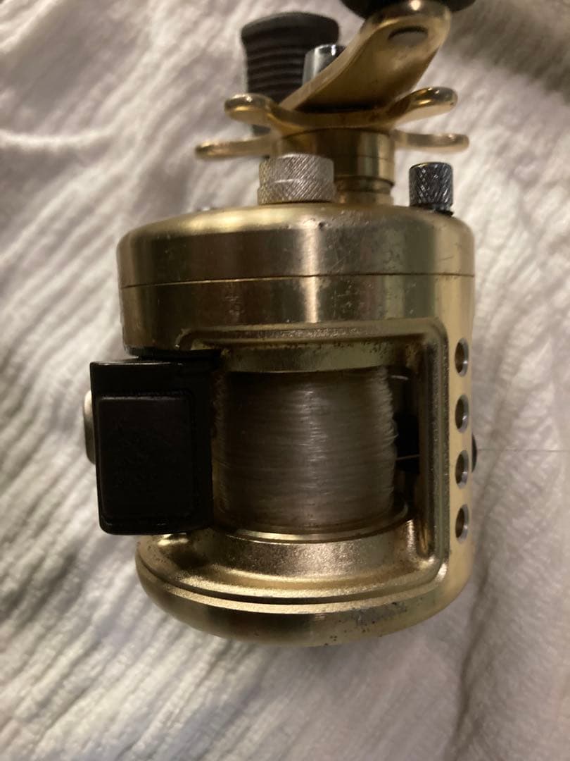 クリスマス値下げカルカッタ51xt 左巻きシマノ　カルカッタ箱無しShimano