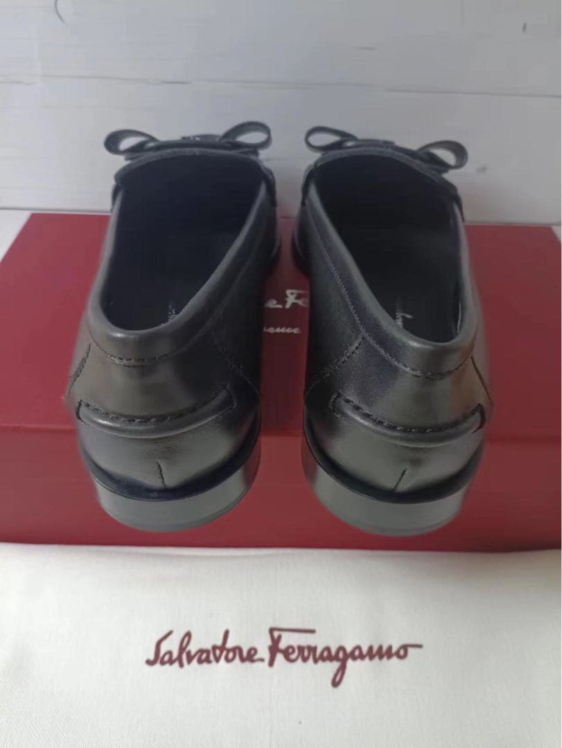 美品✨フェラガモ VIVA ヴァラ 黒 ローファー