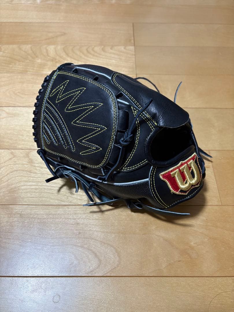Wilson 硬式グローブ 黒 ストライプ　左投げ用　⭐︎値下げ対応致します⭐︎