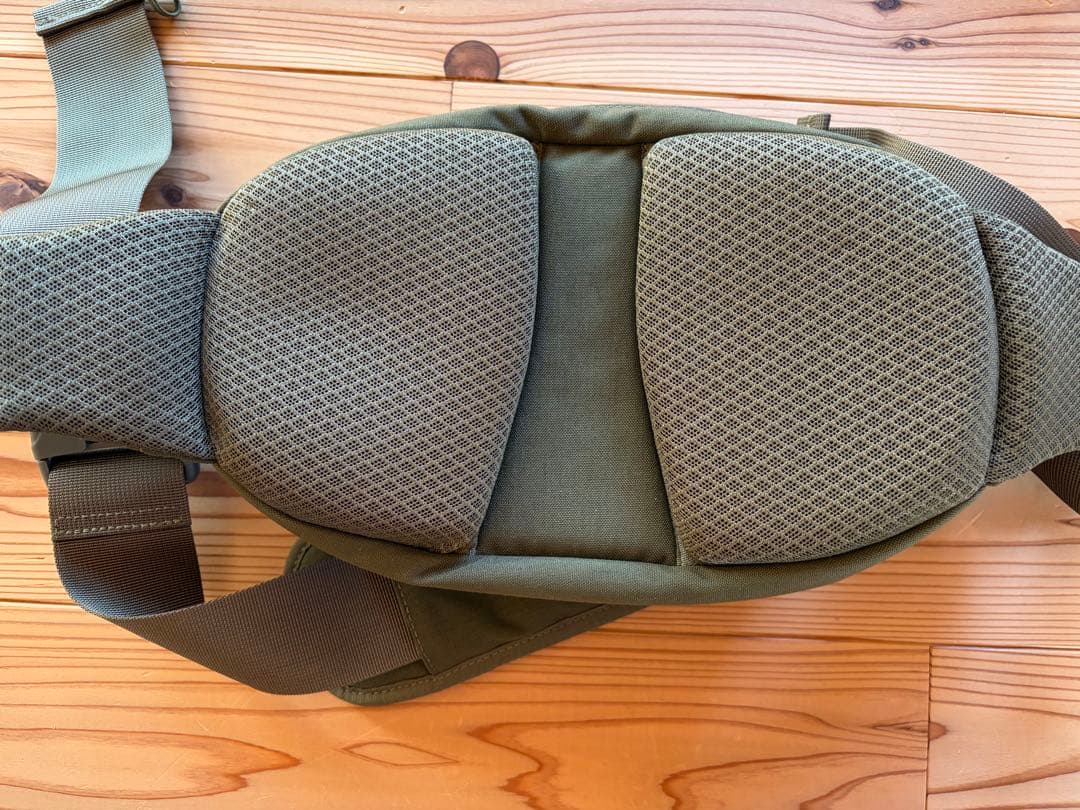 Hugoo ショルダーバッグ カーキ