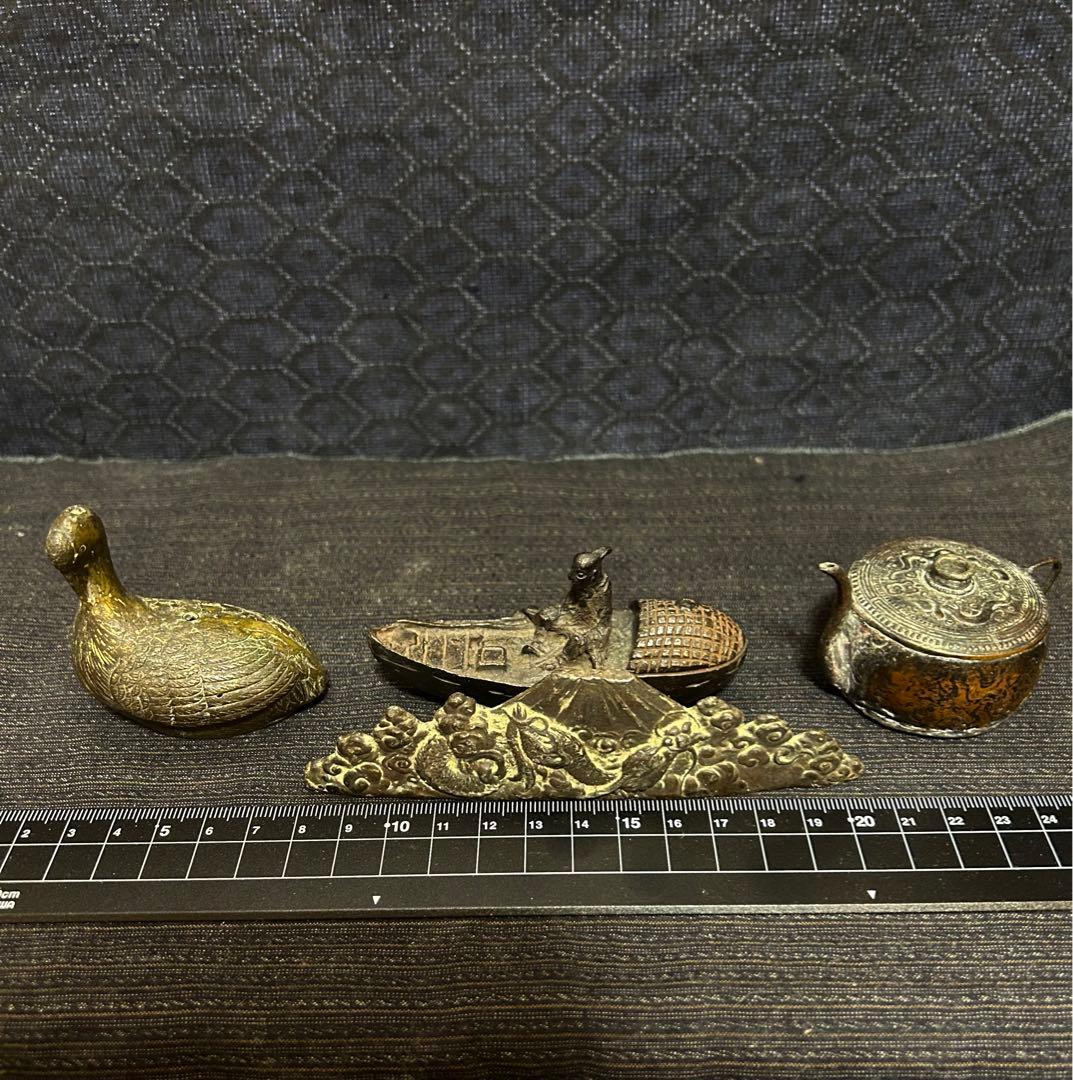 書家コレクションより　古銅、水滴、書鎮など色々まとめて四点