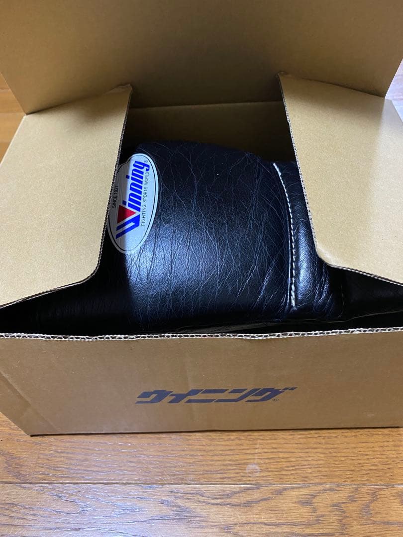 Winning ボクシンググローブ 14 oz 黒