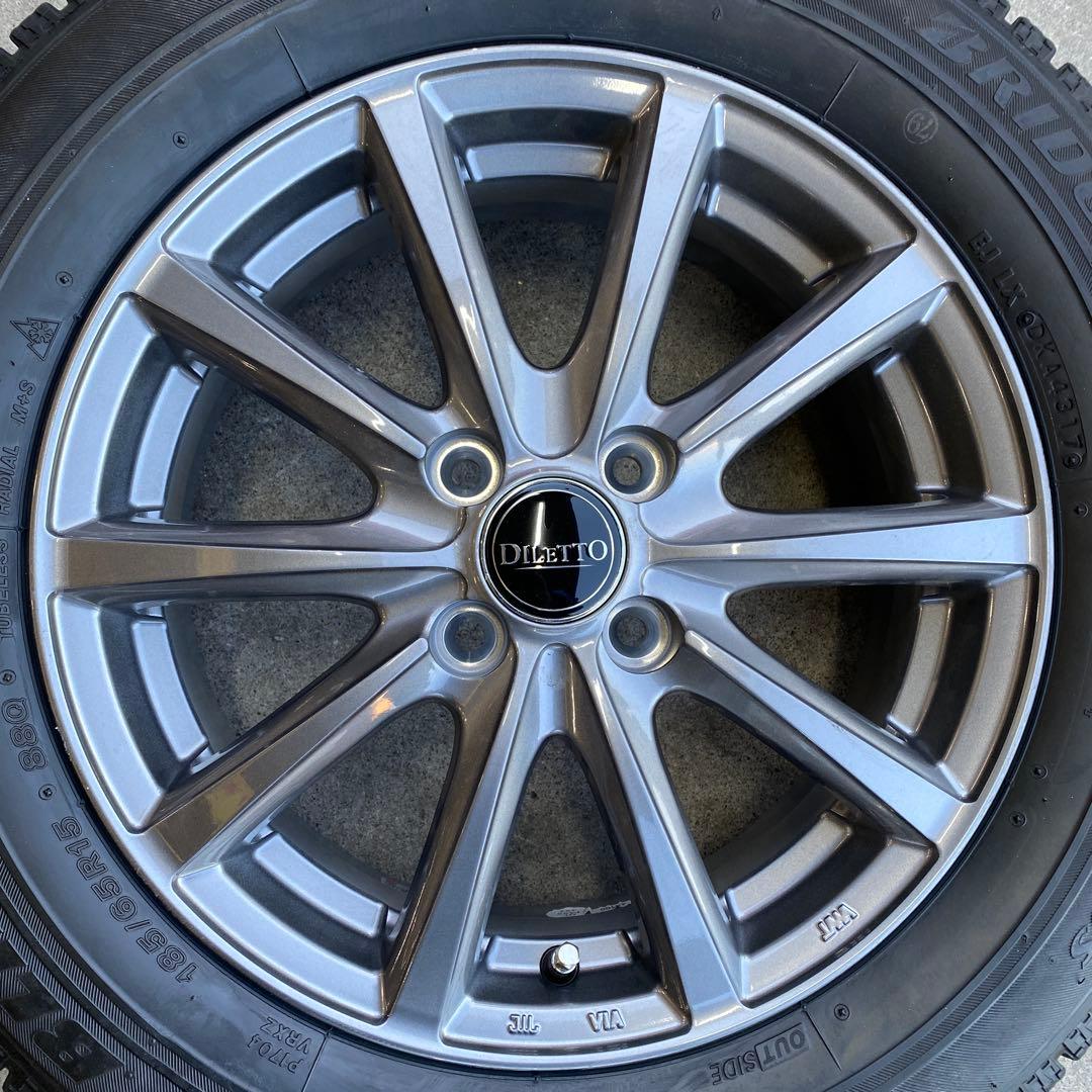 中古溝ありブリヂストンスタッドレスセット185/65R15アクア、ノート