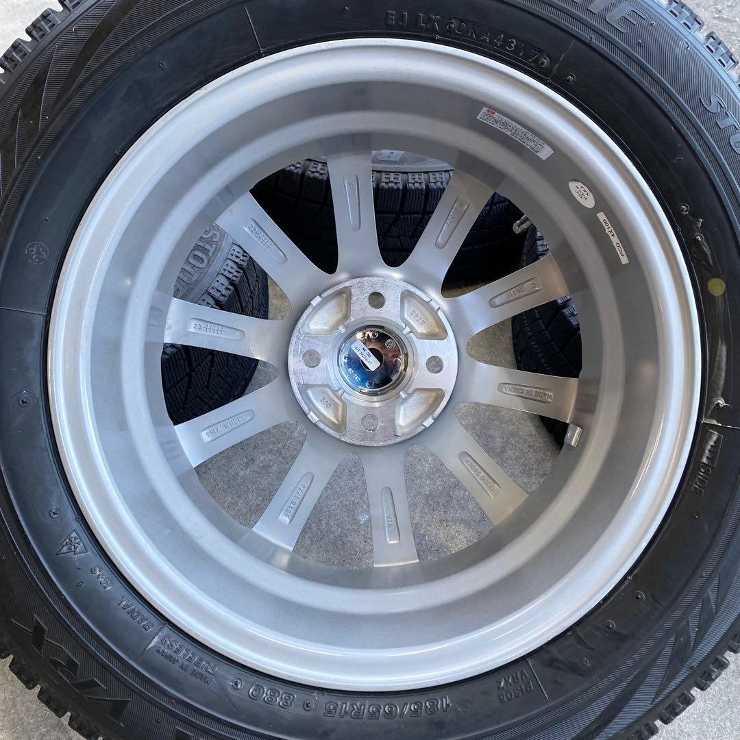 中古溝ありブリヂストンスタッドレスセット185/65R15アクア、ノート