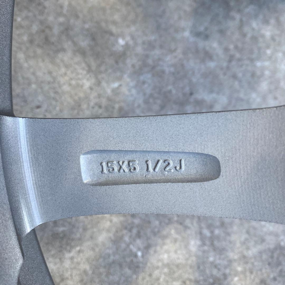 中古溝ありブリヂストンスタッドレスセット185/65R15アクア、ノート