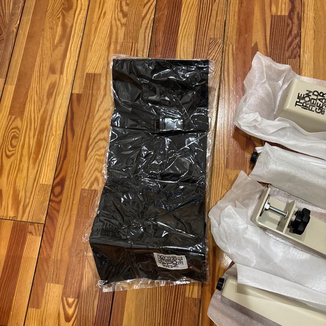 かたつむり 　 鉄の足[ S ] テーブルの足4本