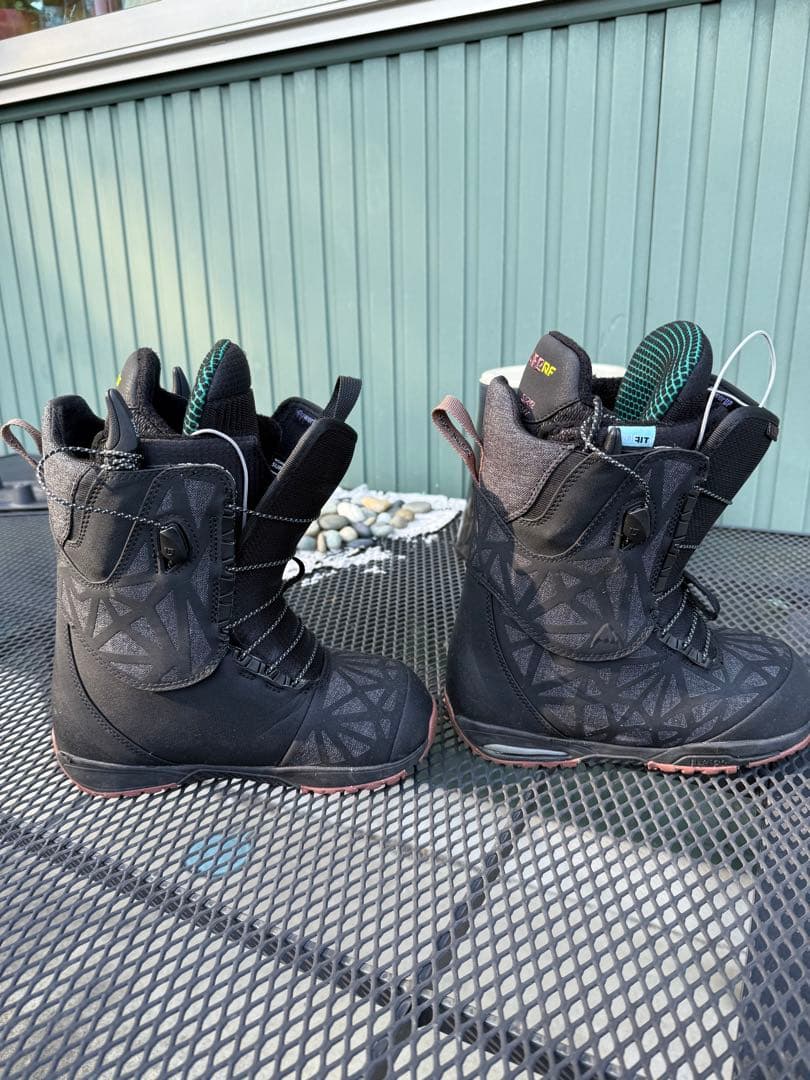 バートンシュープリームアジアンフィット23センチ