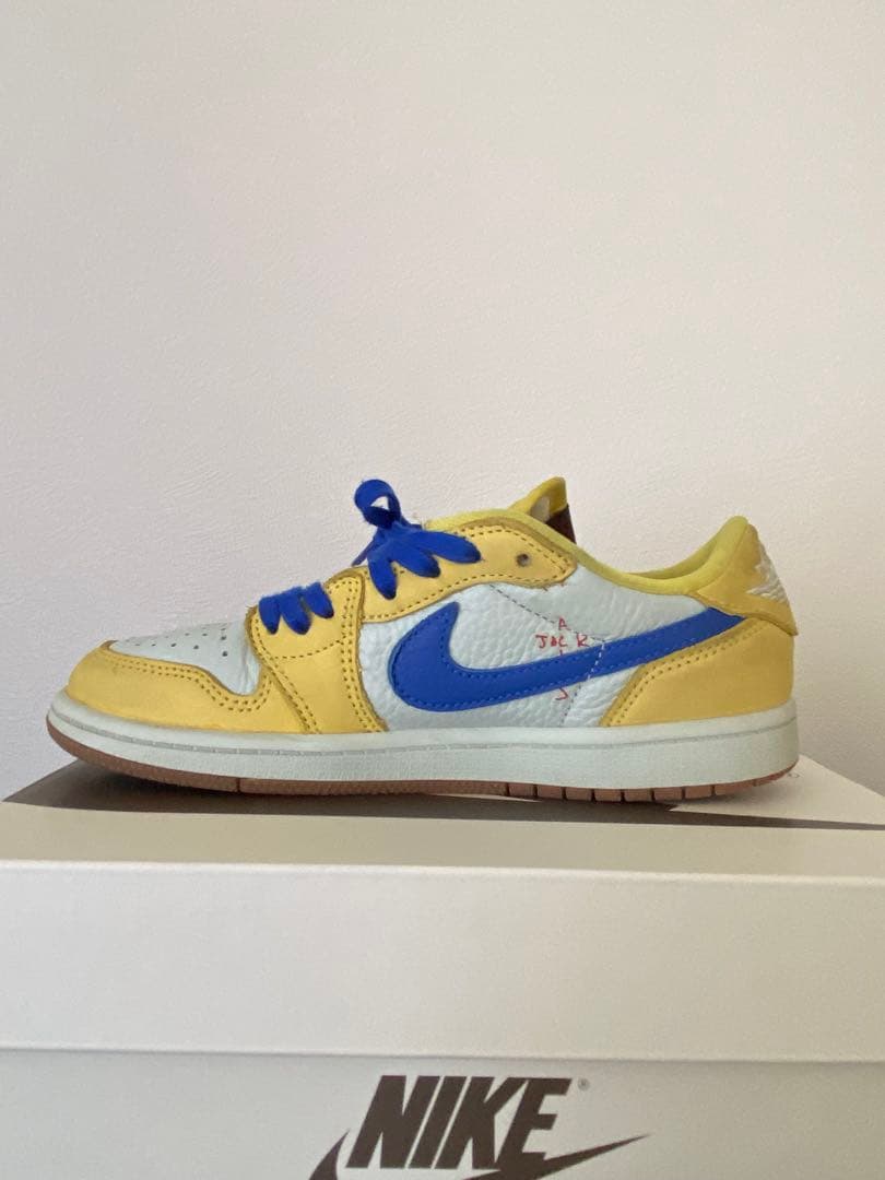 Travis Scott × Nike Air Jordan 1