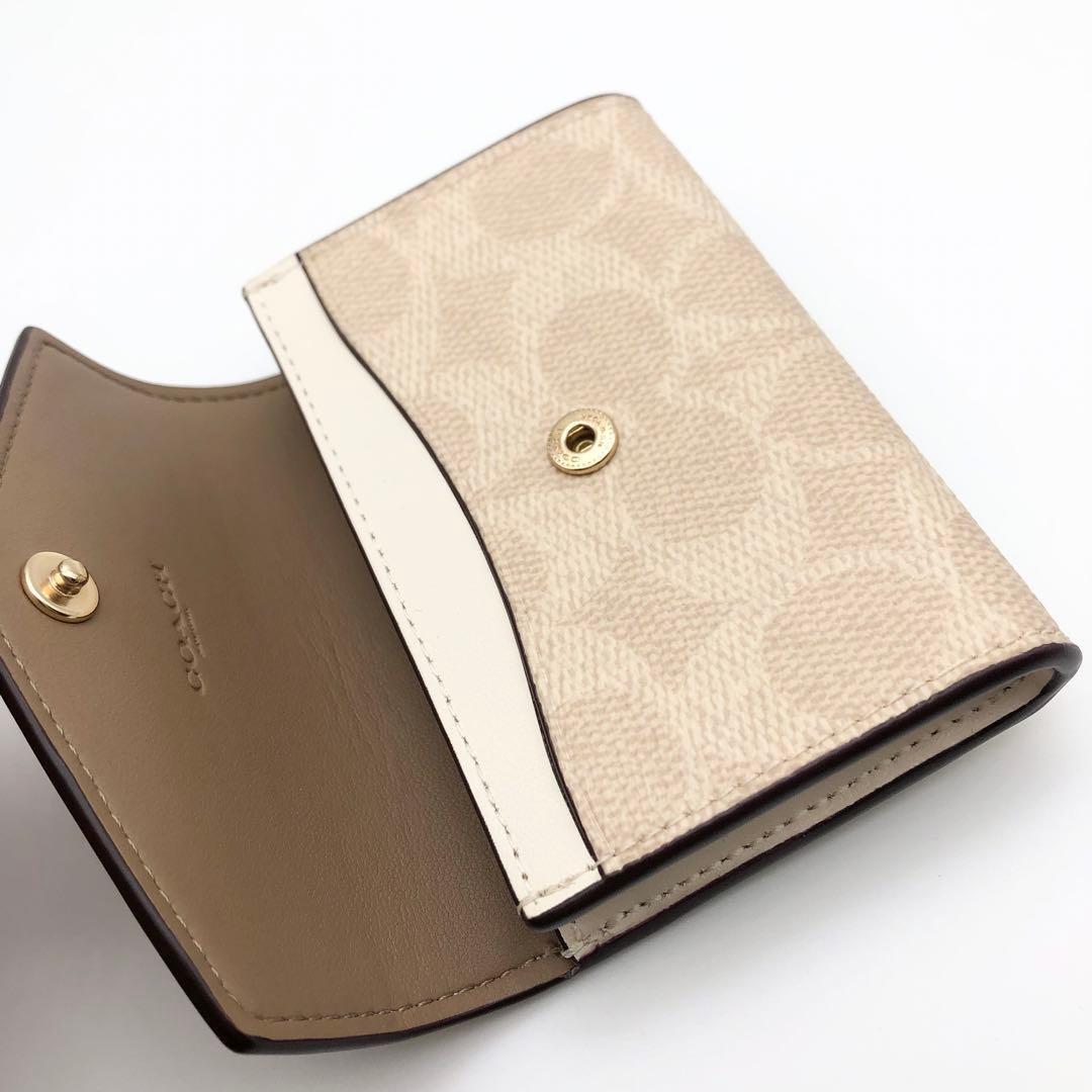 COACH 大人気！！ フラップ カードケース シグネチャー チョーク 新品
