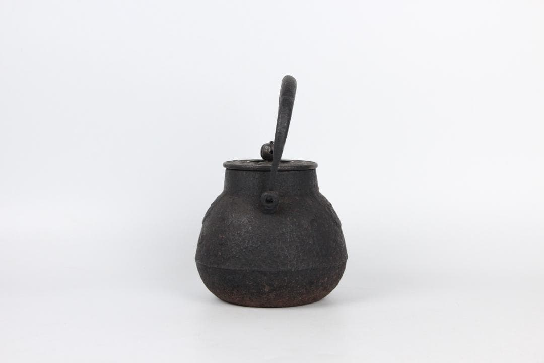 時代 鉄瓶 寿龍堂 造 饕餮紋 獣口 銅蓋 銀摘み　容量約900ml FJ9-1