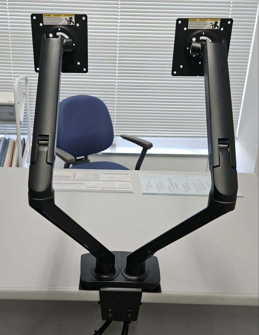 デュアルモニターアーム