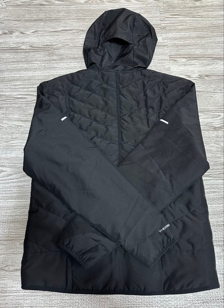 ナイキ ランニングジャケット　中綿ジャケット　メンズM黒　ランニングウェア