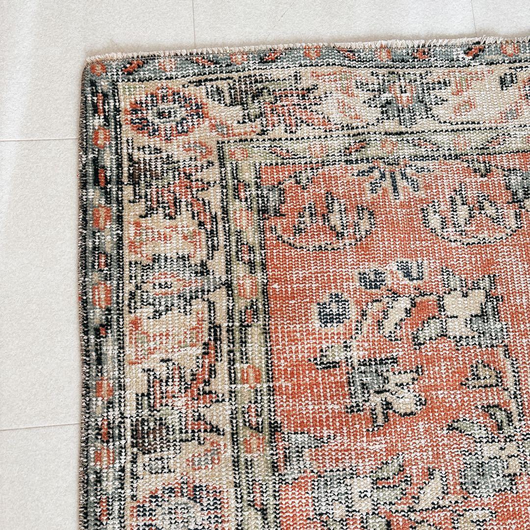 トルコ ヴィンテージラグ オレンジ ベージュ フローラル