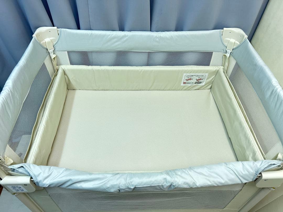 アップリカ　ココネルエアー AB　折りたたみベビーベッド 01