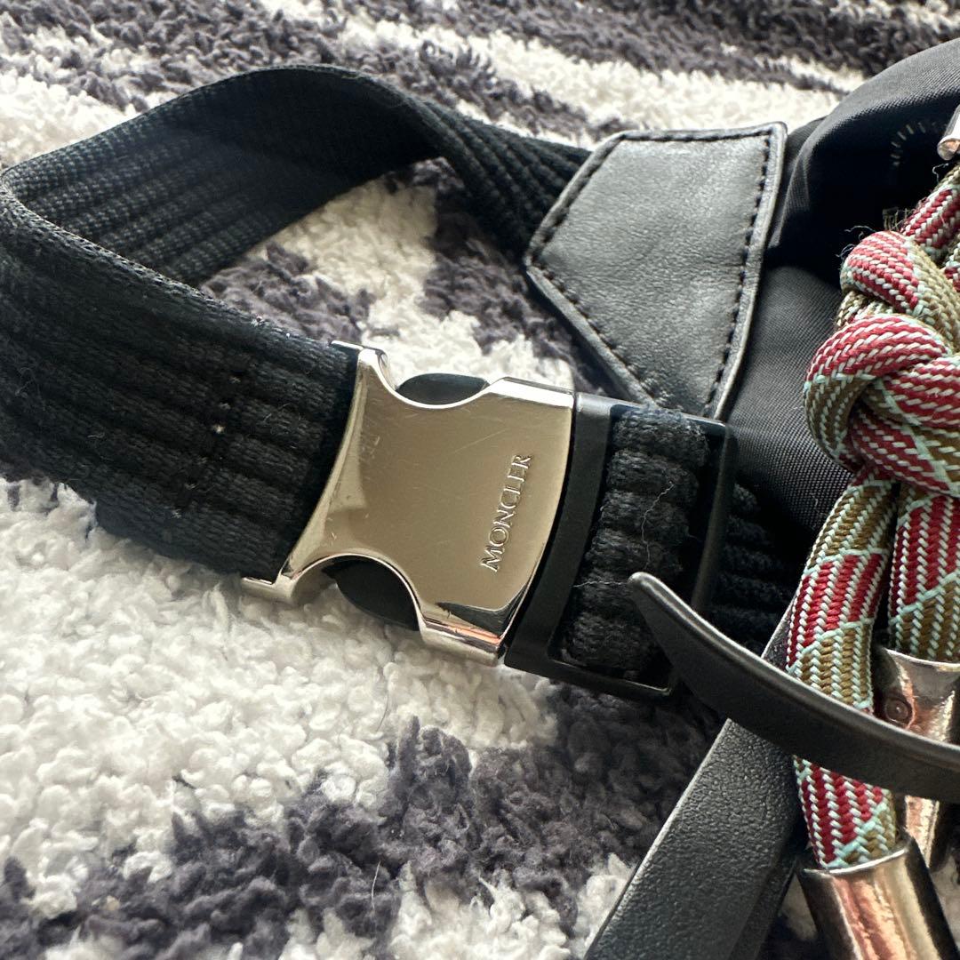 モンクレール ボディバッグ　レディース　ブラック　ポシェット　訳あり