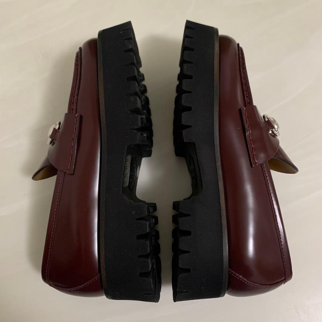 GUCCIバーガンディ 革ローファー 厚底　新品