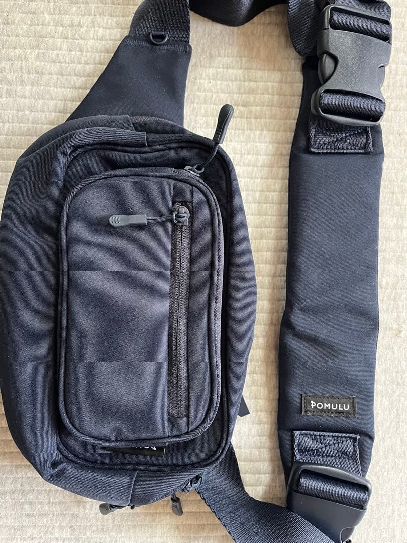 POMULU ヒップシート　ネイビー