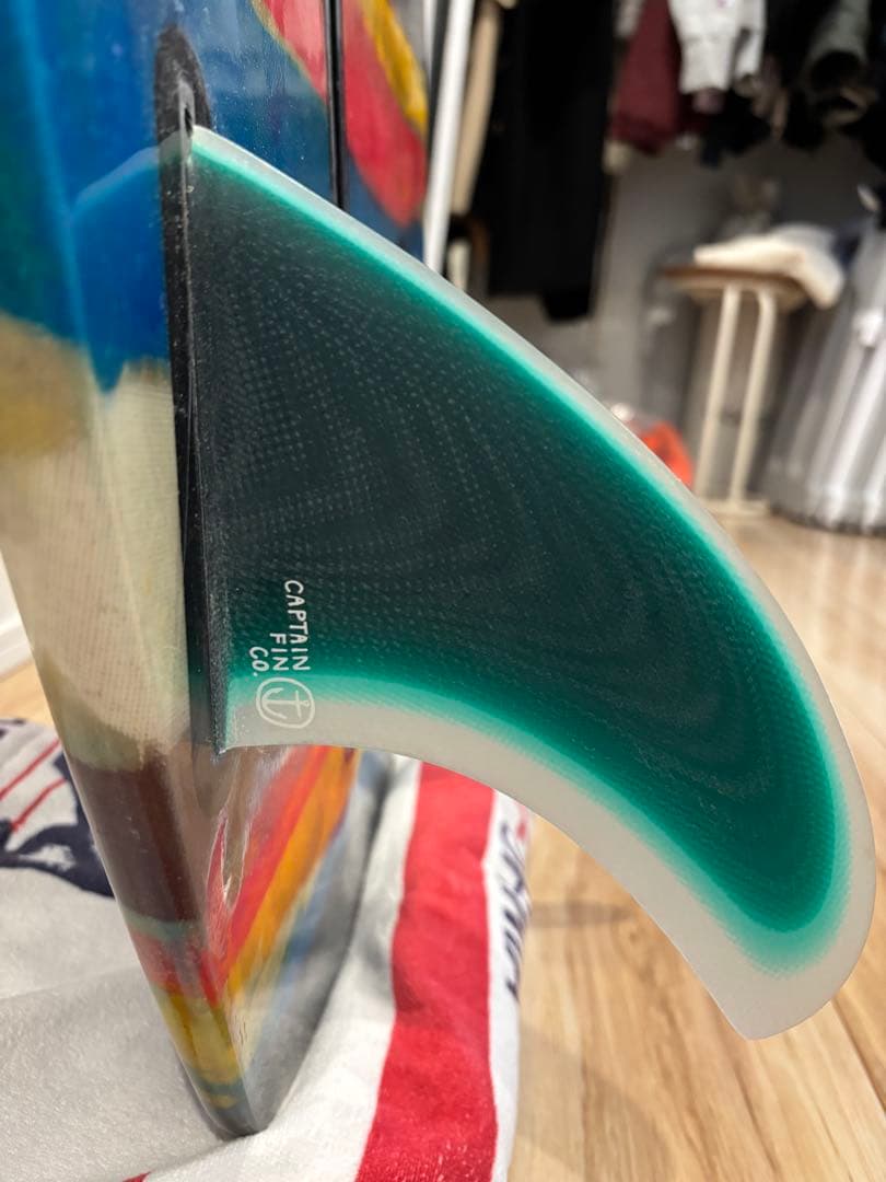 VISION サーフボード　captain fin付き