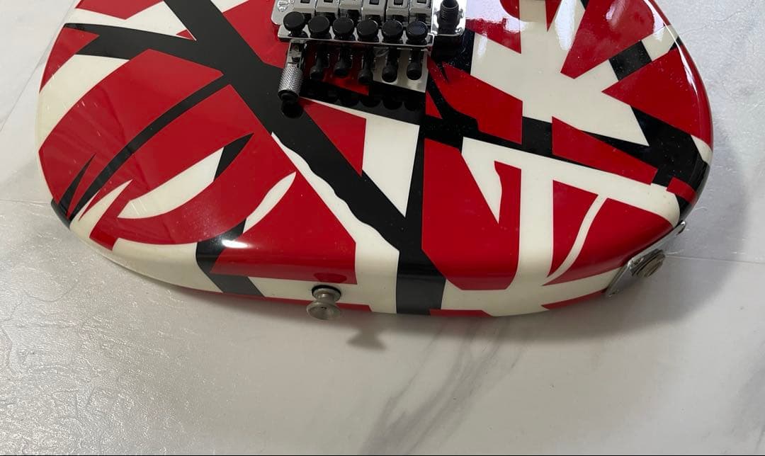 ギター EVHStriped Series Red with Black Stripes
