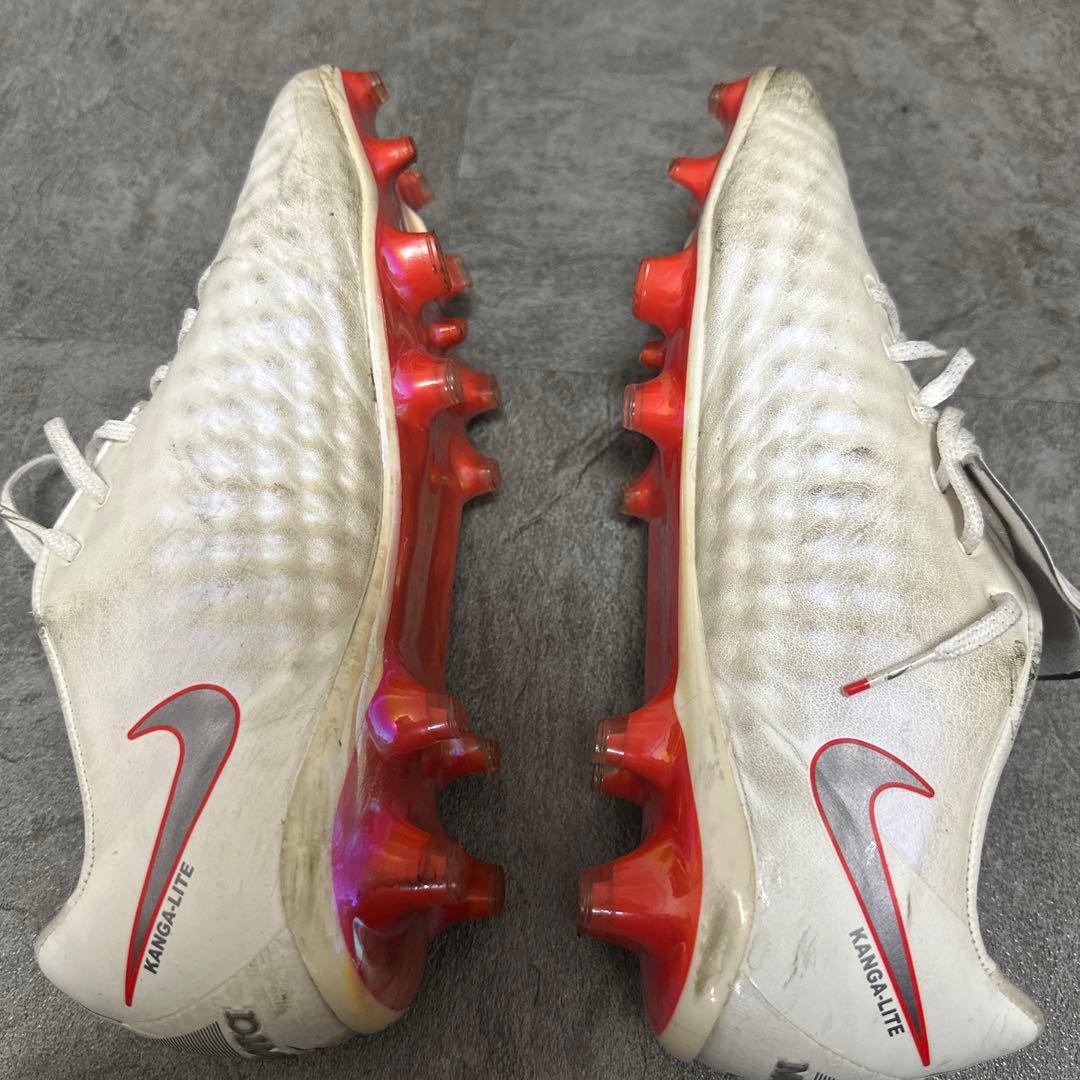 Nike マジスタACG